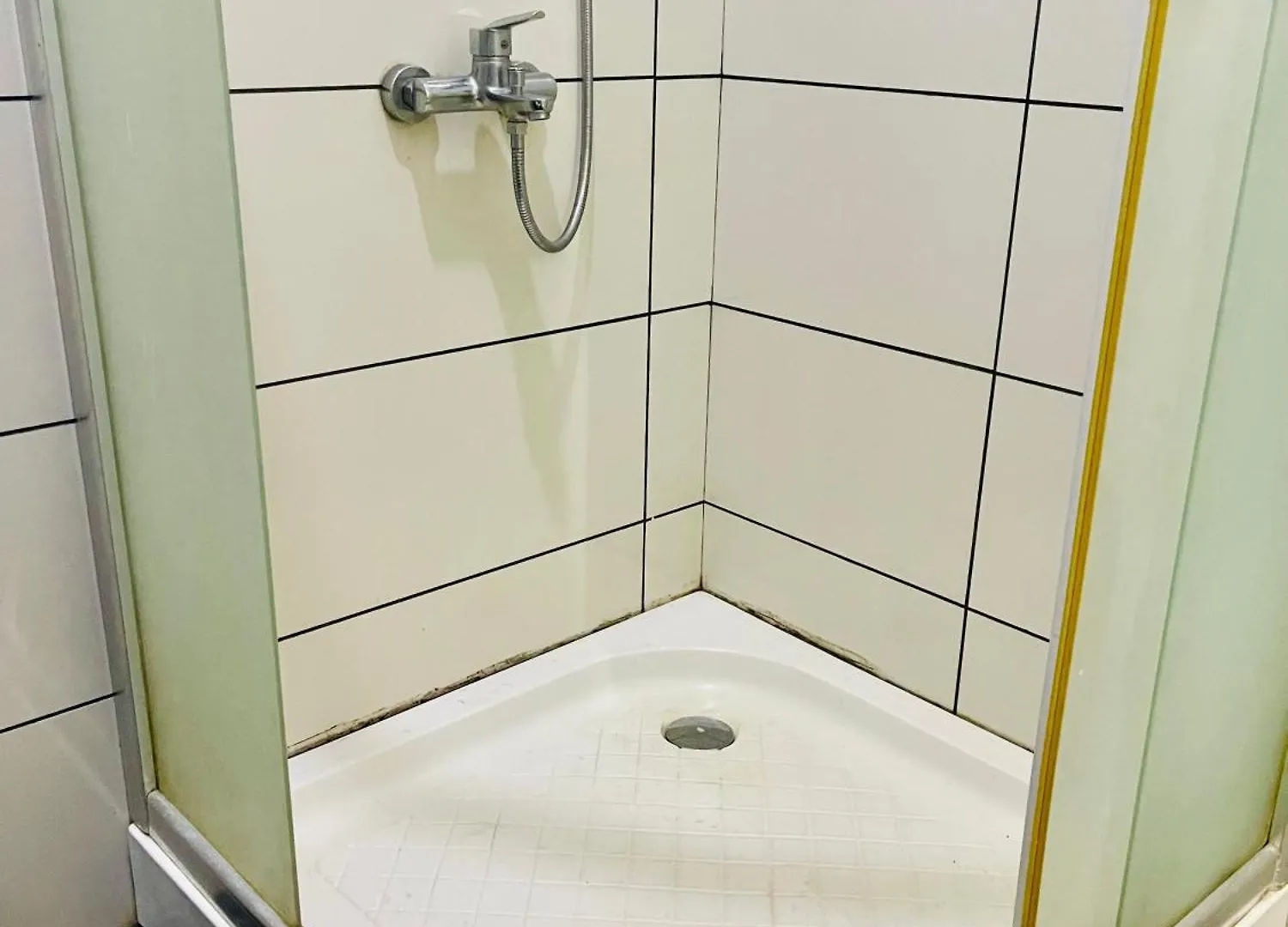 Sand & Surf Guest House Негомбо 0*,